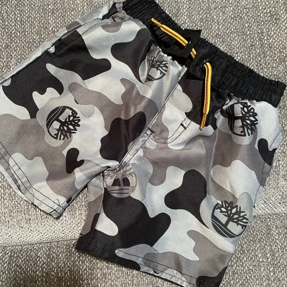 Timberland Black and Gray Camouflage Shorts size 12m EUC elastic waist